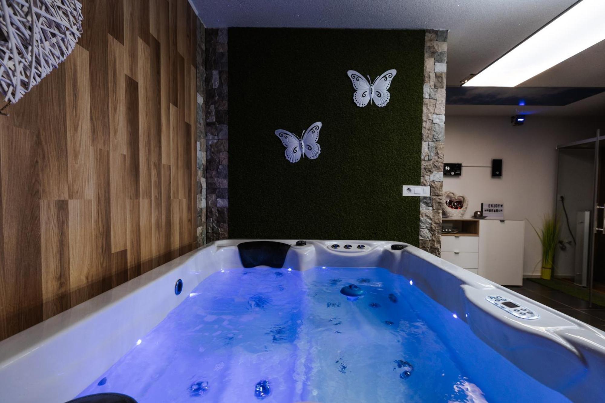 Tanja S Holiday Home In Nature With Sauna And Hot Tub Gorica pri Slivnici Exteriér fotografie